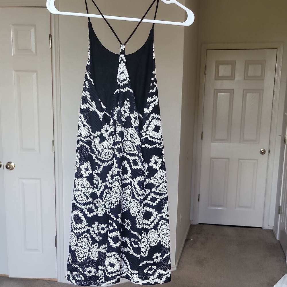 Fun, Comfortable Black And White Patterned Dress,… - image 3